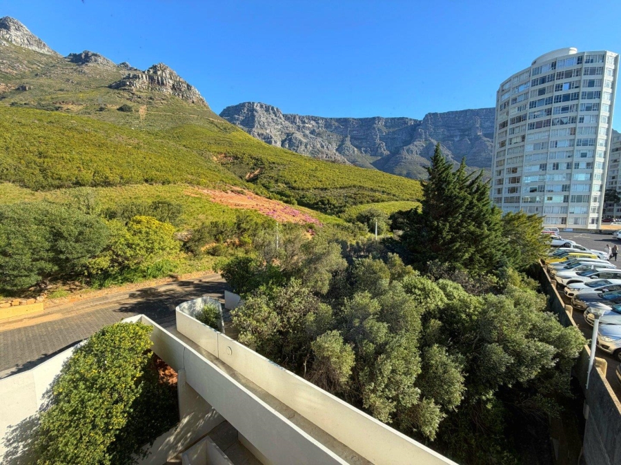 1 Bedroom Property for Sale in Vredehoek Western Cape